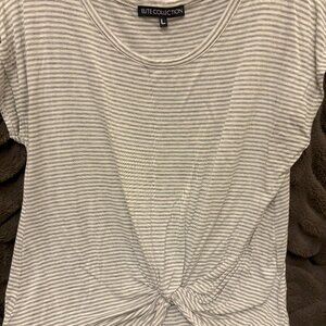 Elite Collection Gray & White Striped Knotted Short Sleeve Shirt Large